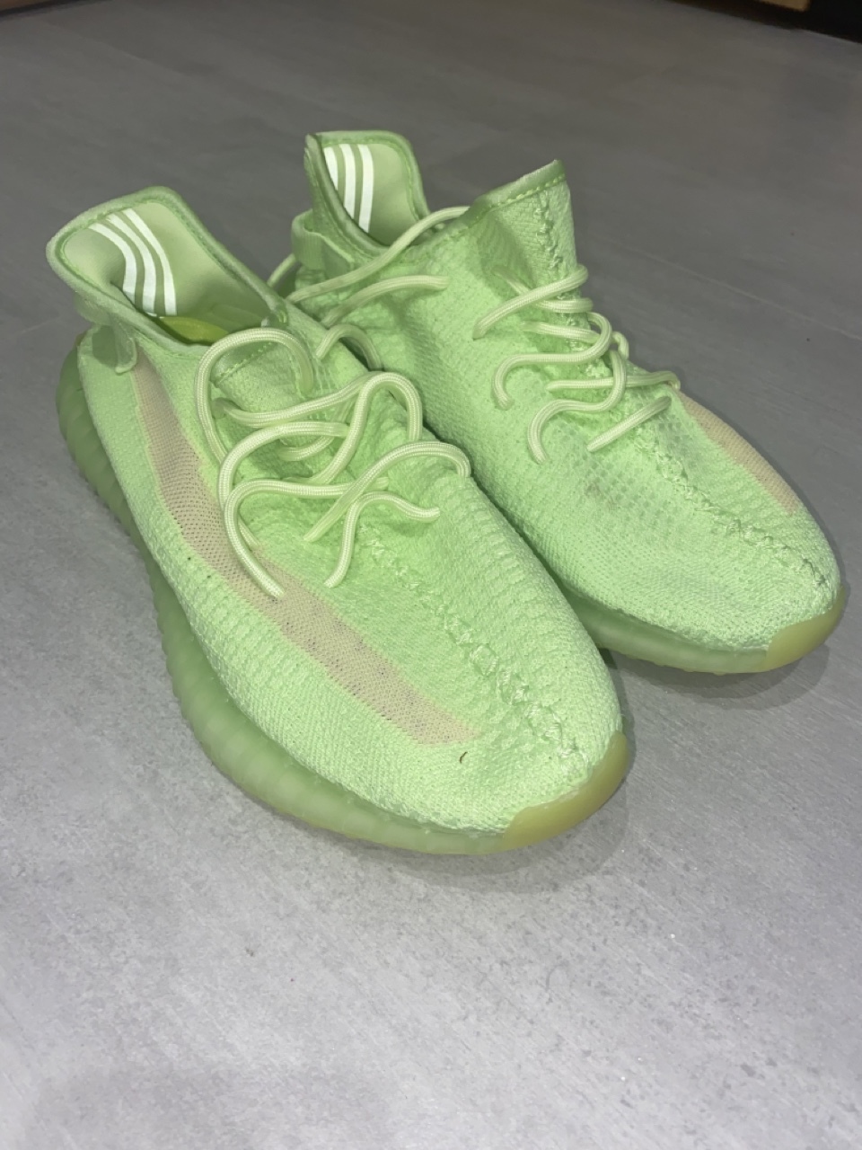yeezy 350 v2 glow in the dark