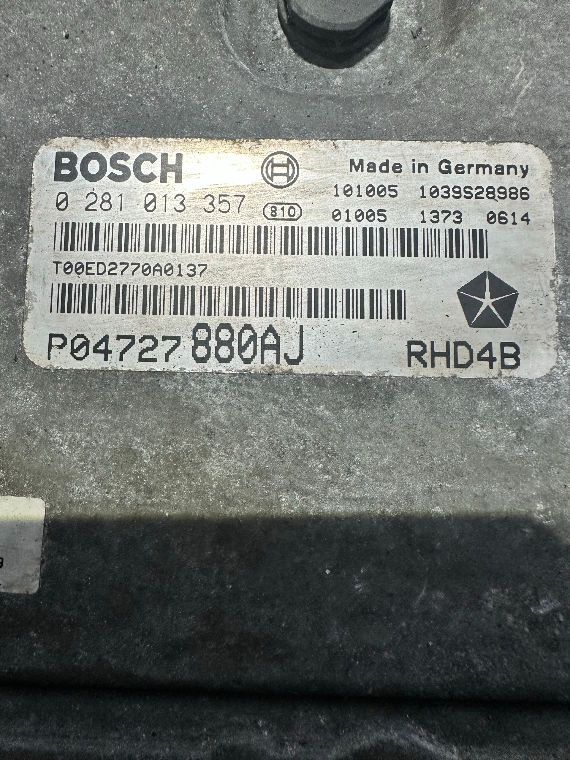 БЛОК КЕРУВАННЯ ДВИГУНА BOSCH 0281013357 