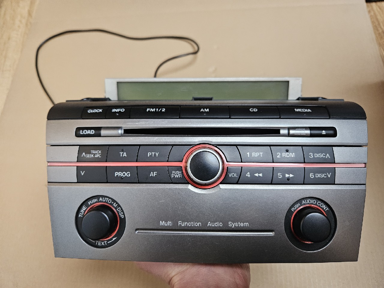 РАДІО MAZDA 3 BK BR2B66AR0 Z ДИСПЛЕЙ I КАБЕЛЕМ AUX 
