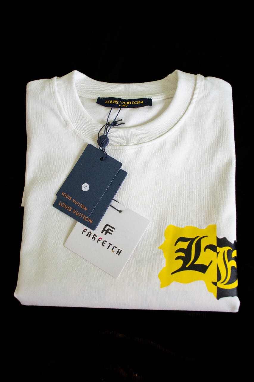 Camiseta Louis Vuitton Coração - styletenis