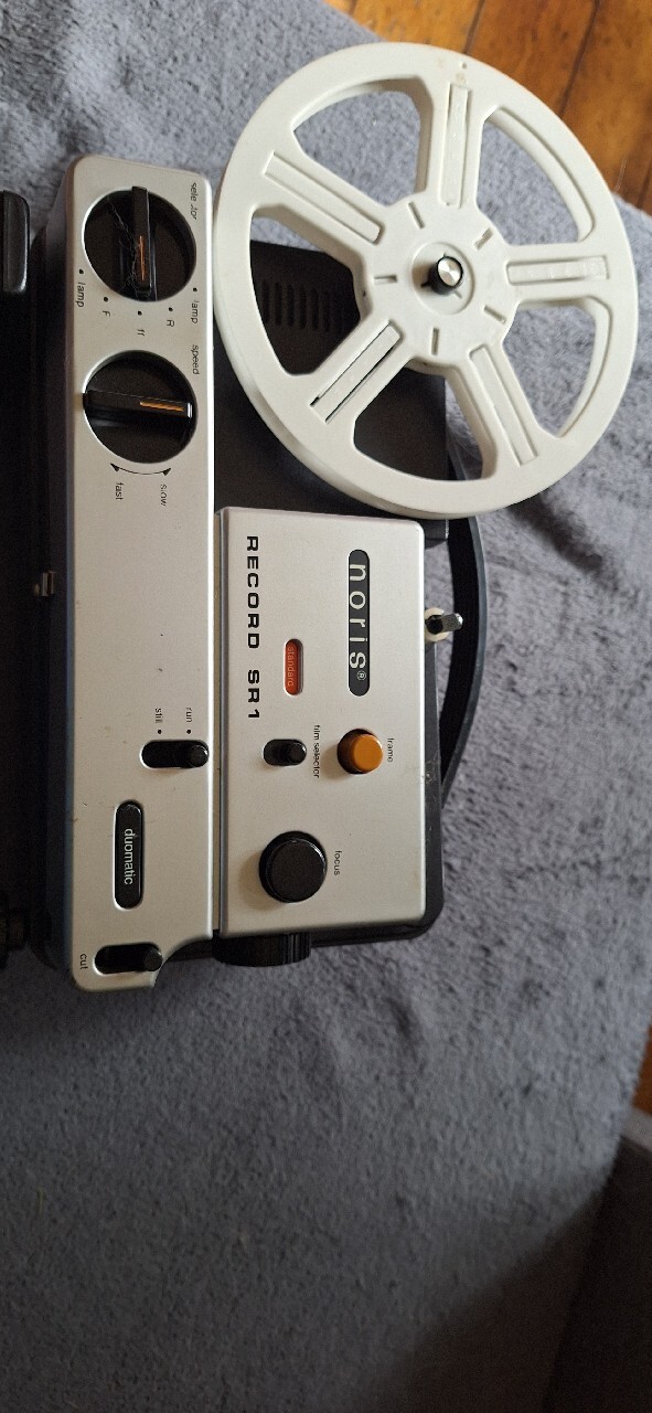 Projektor filmowy 8 mm - Allegro Lokalnie