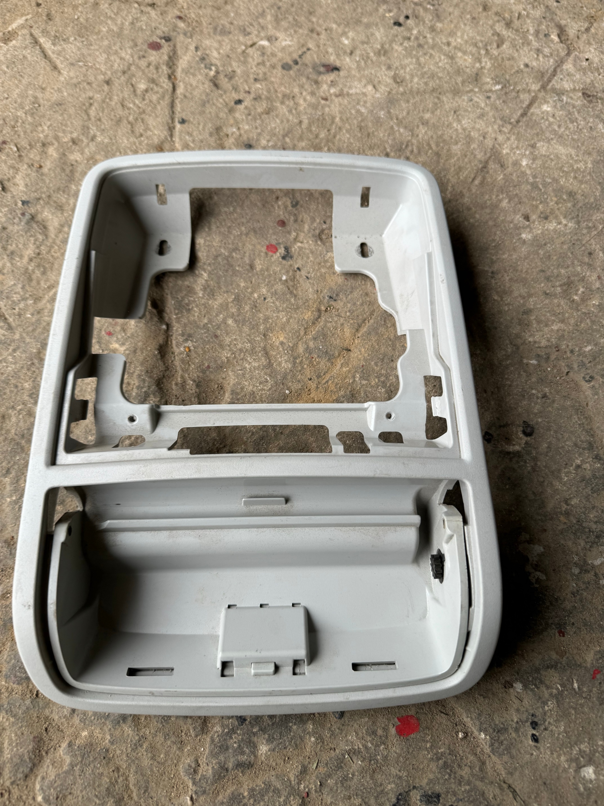 РАМКА ЛАМПОЧКИ ОСВІТЛЕННЯ VW GOLF V 1K0867489 