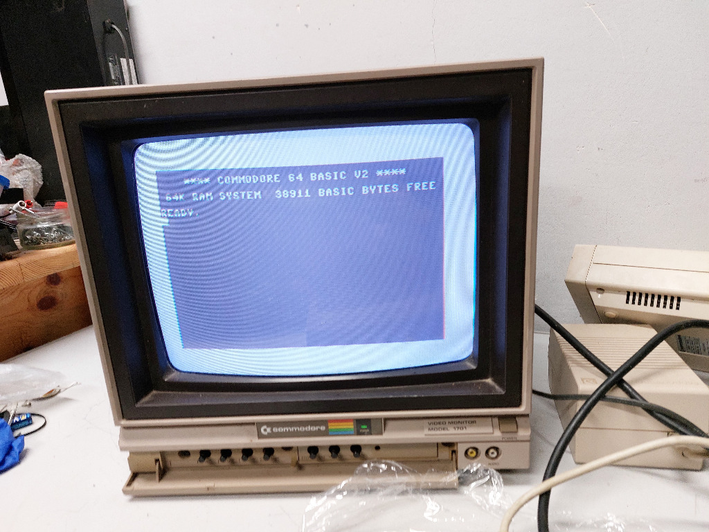 Monitor Commodore 1701 made in Japan Lwówek Licytacja na Allegro