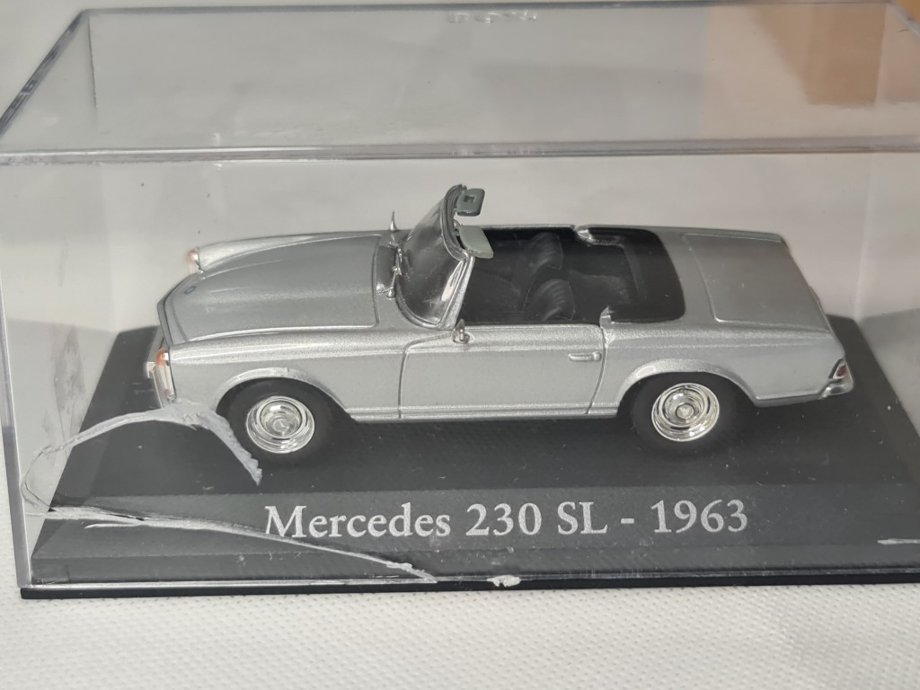 IXO Models 1:43 Mercedes-Benz 230SL