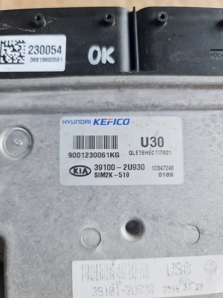 КОМП'ЮТЕР БЛОК КЕРУВАННЯ KIA SPORTAGE 9001230061KG 39100-2U930 
