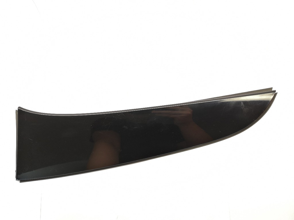 ЗАХИСТ ОБТІЧНИК НАКЛАДКА ЛІВА КРИШКИ БАГАЖНИКА MERCEDES C W205 A2057900388 