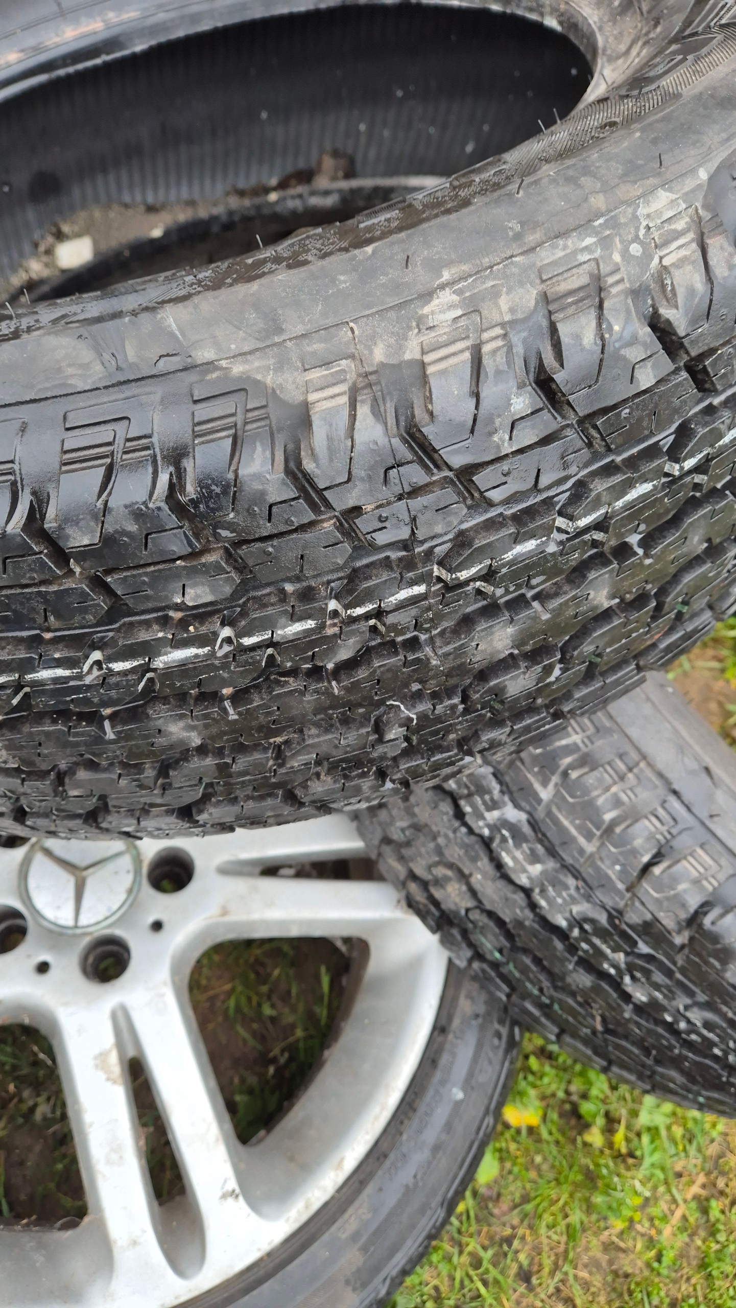 Bridgestone Dueler H/T 245/65R17 [111T / 111S] – SUV / 4x4 / Pick-up