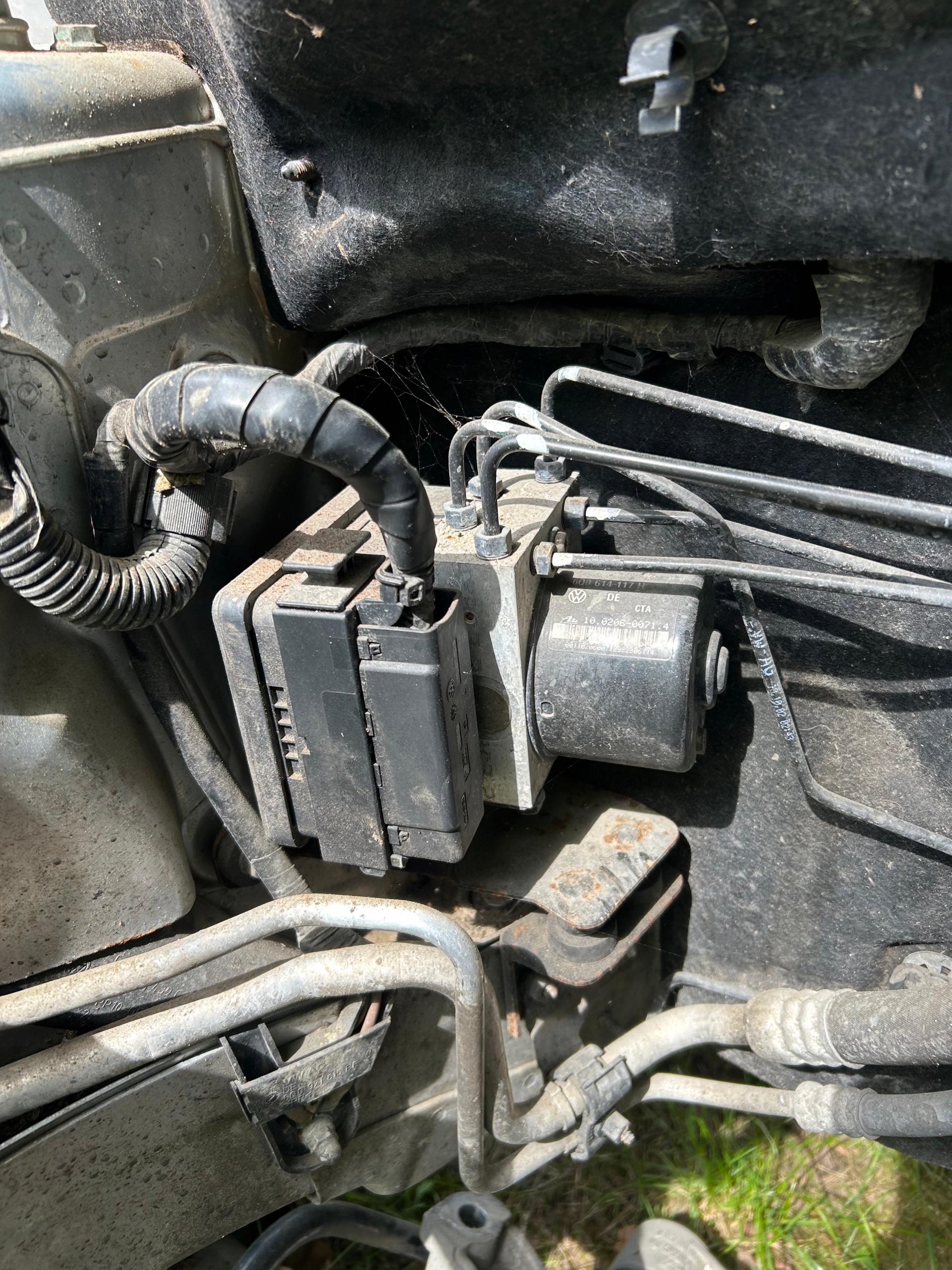 НАСОС ABS POLO 9N 1.2 12V БЕНЗИН 6Q0614117H 