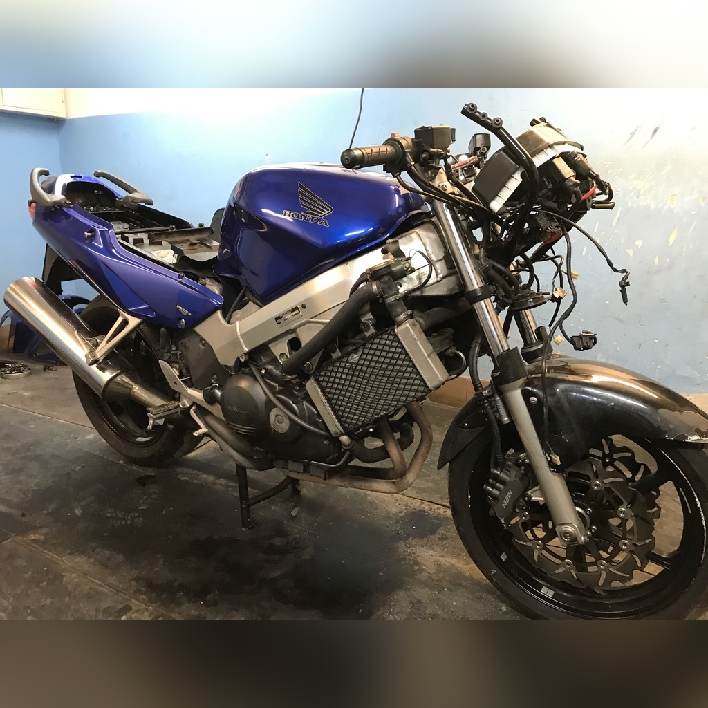 Honda vfr 800 46 rama silnik chłodnica laga felga Cena