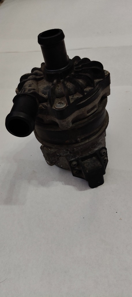 ДОДАТКОВА НАСОС РІДИНИ CHLODZACEJ/WODY AUDI SQ5 Q5 8R РЕСТАЙЛ 8K0965567A 