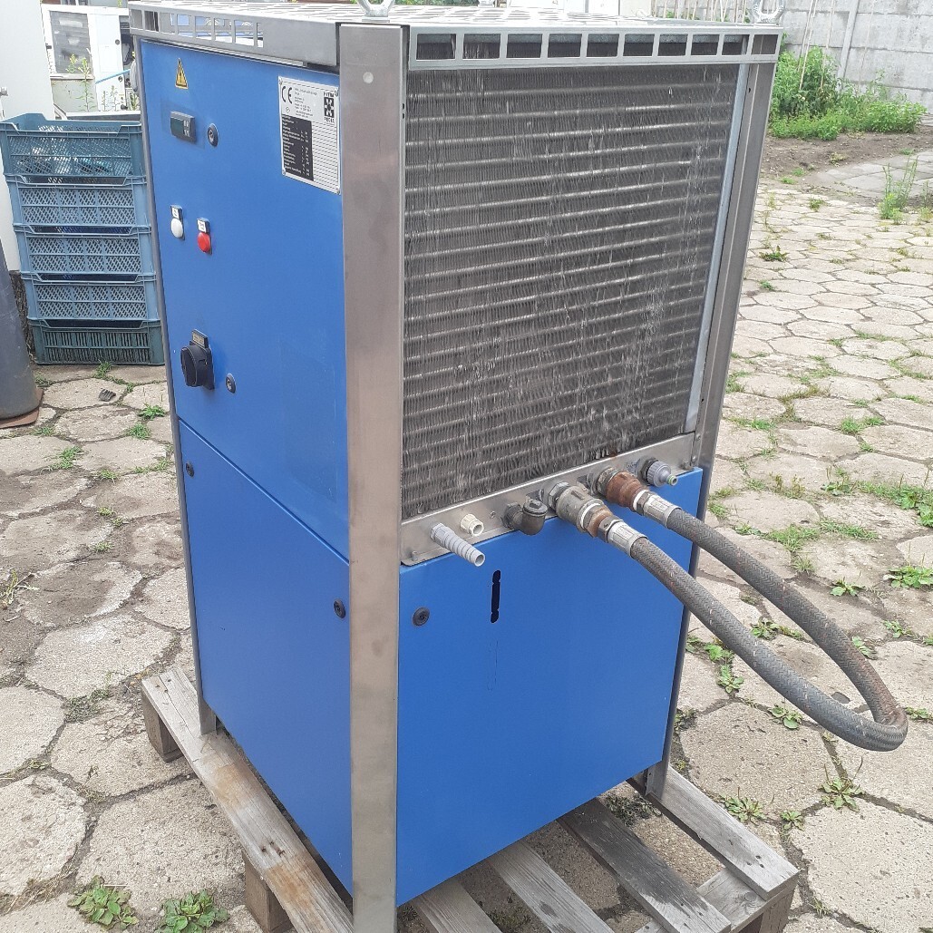 HYFRA chiller 10,7 kW z modułem hydraulicznym Środa Wielkopolska
