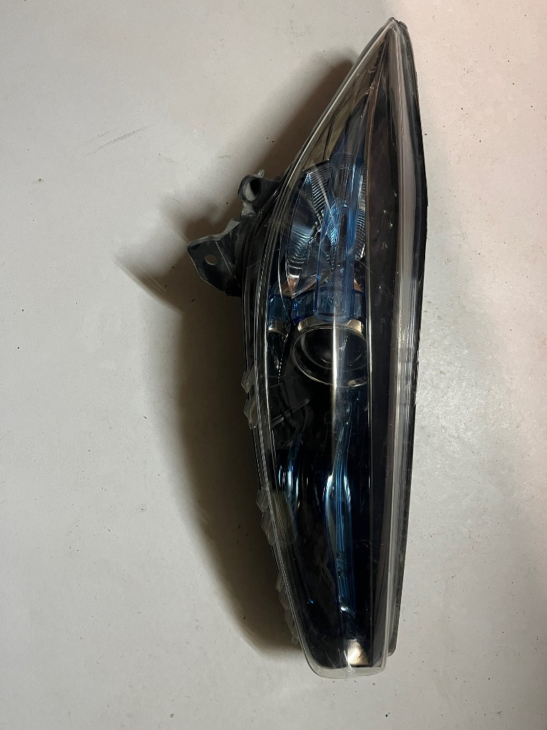 ФАРА ПРАВА ПЕРІД ФАРА RENAULT ZOE 260109891R 