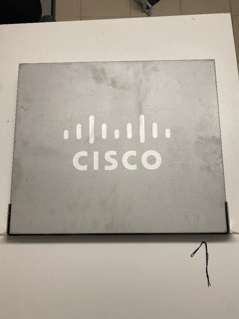 CISCO SGE2000 24-PORT Gigabit Switch EUR 119,00 - FR
