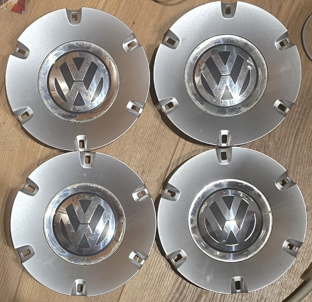 КОВПАЧКИ ДИСКІВ АЛЮ VW VOLKSWAGEN 3C0 601 149 4 ШТУКИ ДУЖЕ ХОРОШИЙ СТАН STAN, ORYGINAL! 