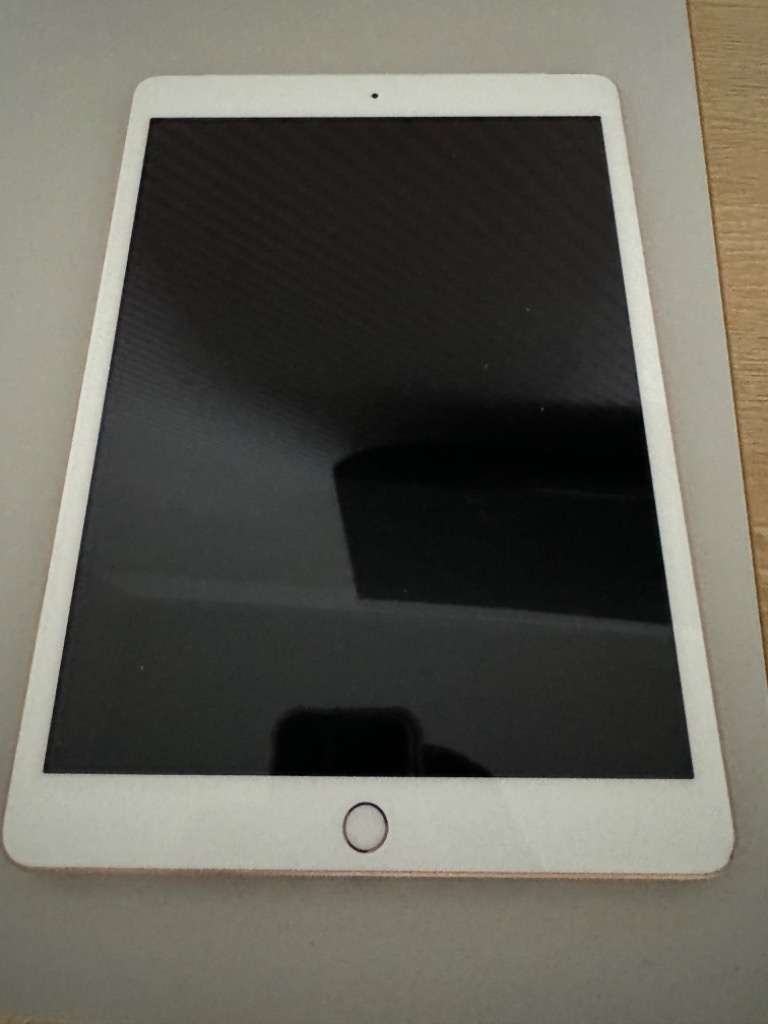 2018iPad9.7 ゴールド Amazon.com : Apple 2018 iPad (9.7-inch, Wi-Fi, 32GB) - Gold