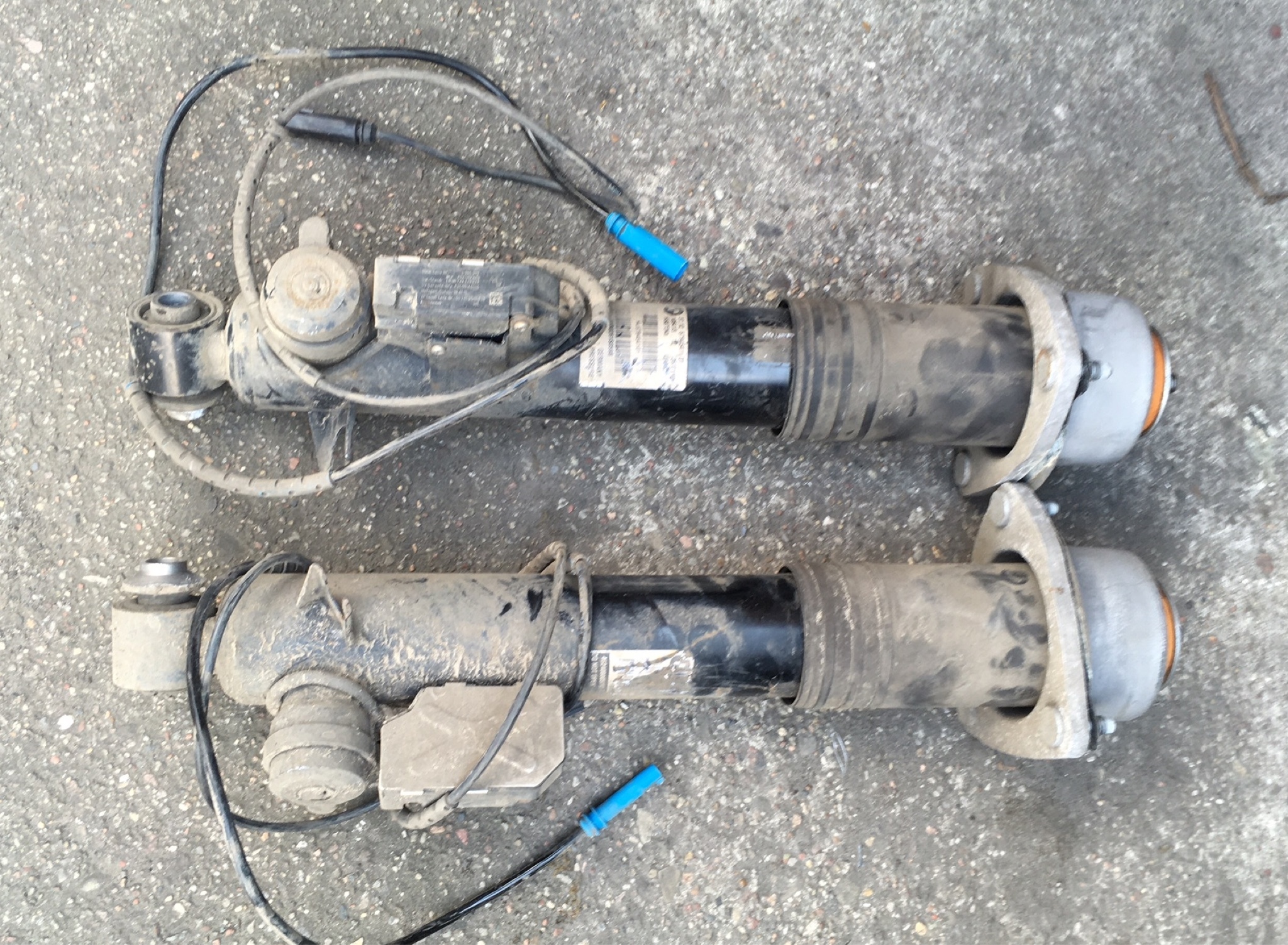 Датчик амортизатора бмв х5 е70. 8. Амортизаторы бмв х5. Стойка передняя bmw x5 e70. Амортизатор бмв х5 е70.