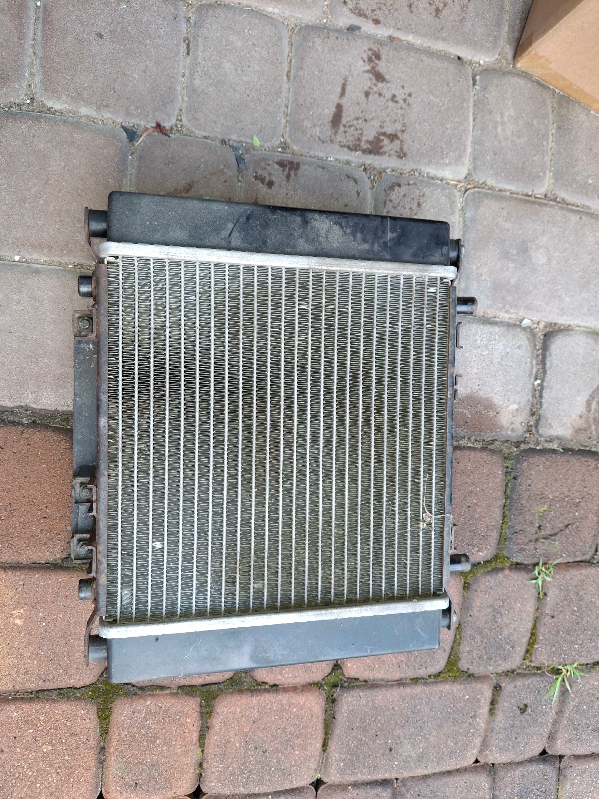 РАДІАТОР TGB BLADE 925530 