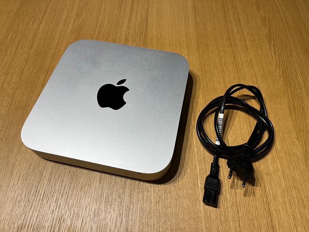 【最強スペック】Mac mini☆Core i7 16gb SSD256gbHDMIアダプター