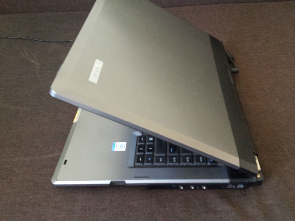 Zdjęcie oferty: Laptop Asus A6R 2GHz/1GB/200M/60GB XP sprawny