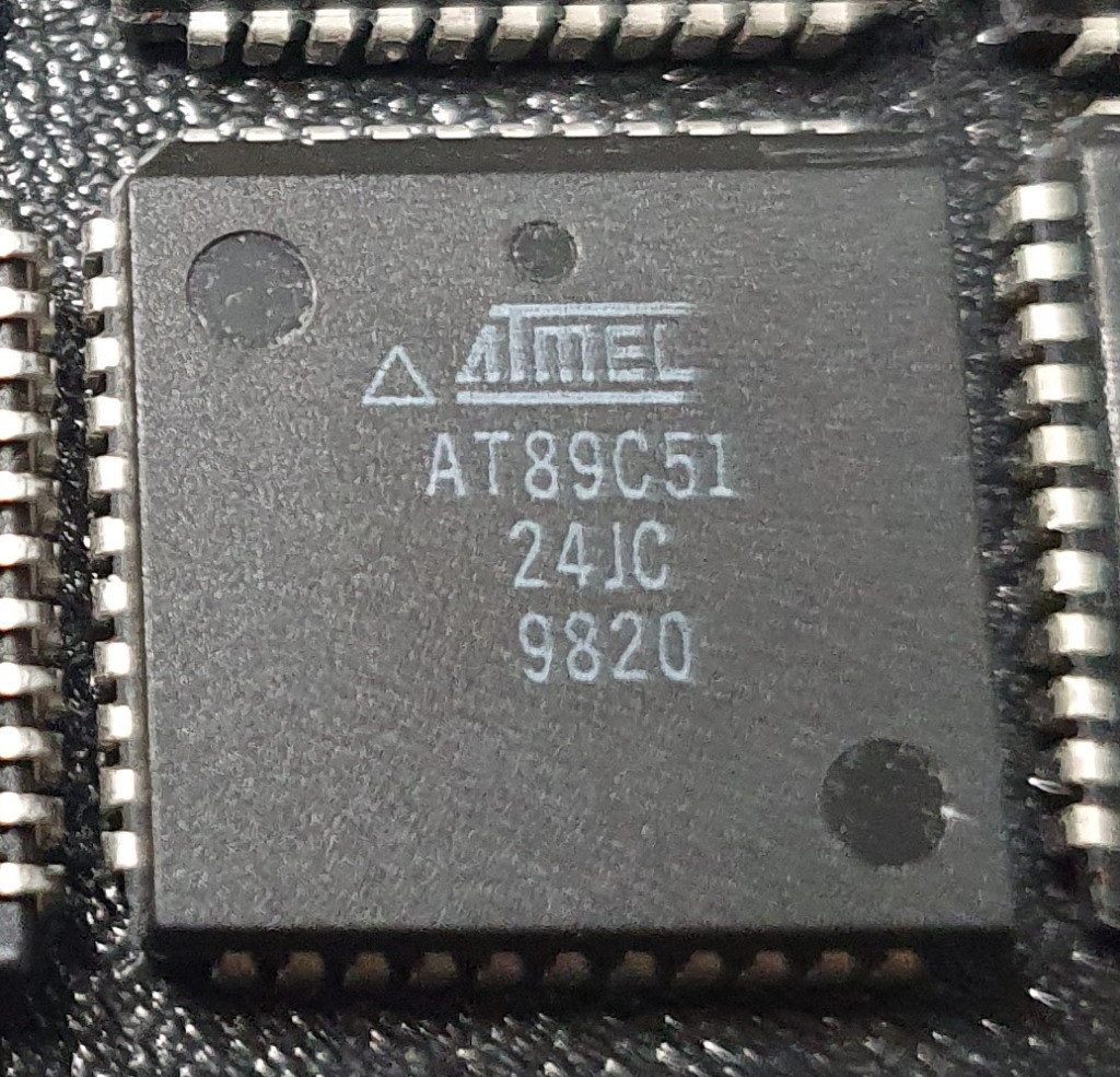 Mikrokontroler AT89C51-24JC PLCC-44 ATMEL | Rybienko Nowe | Kup teraz ...