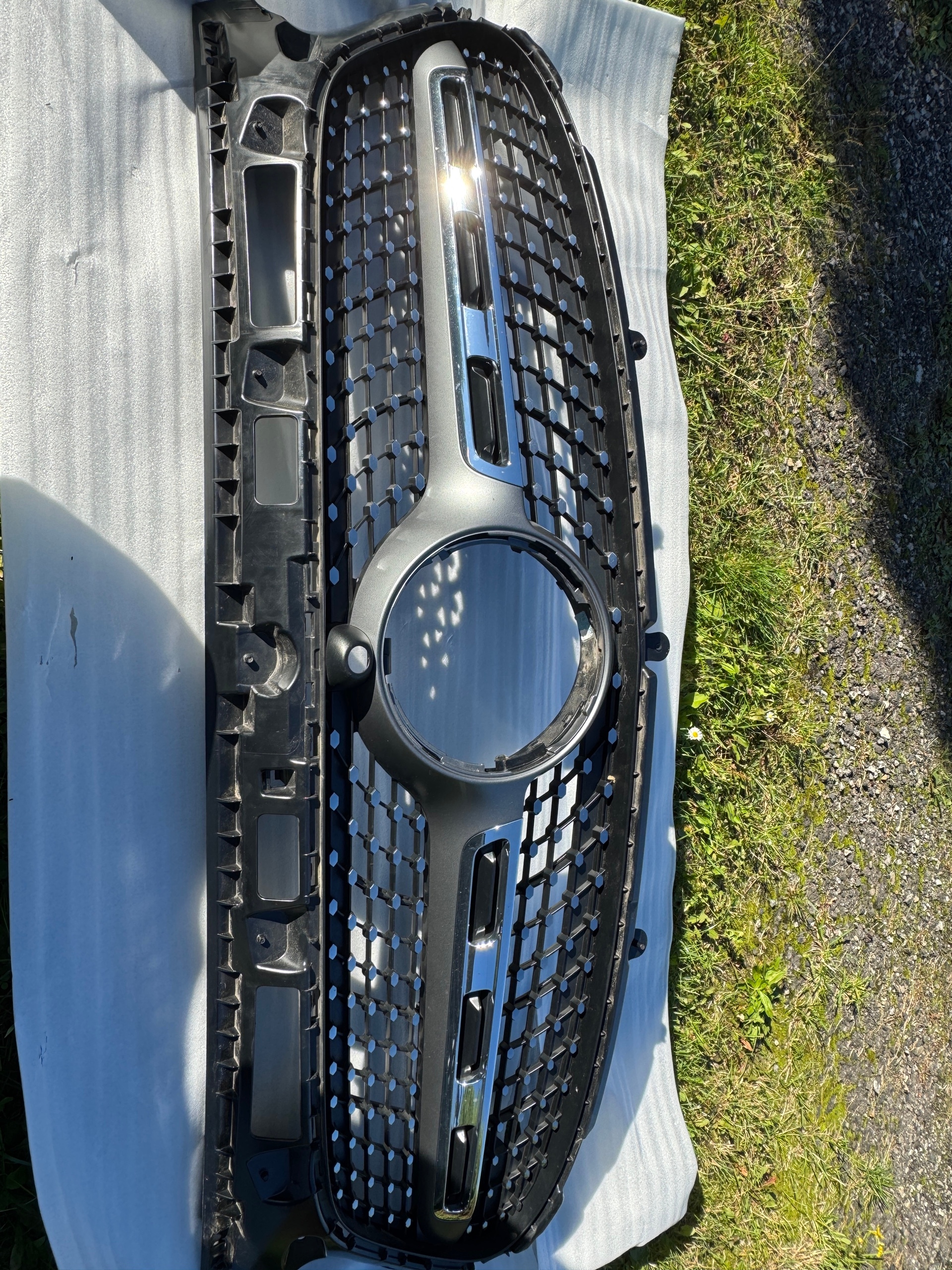 РЕШЕТКА РАДИАТОРА РАДИАТОРА DIAMOND SILVER MERCEDES GLA H247 2023+ Z КАМЕРА 