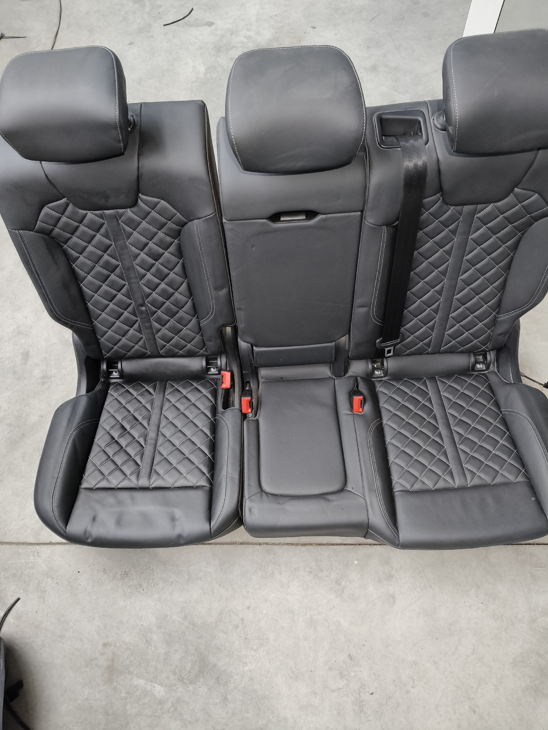 ДИВАН ЗАД СИДІННЯ AUDI Q5 FY 2023R 