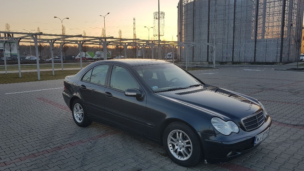Mercedes Benz W203 200 CDI Cena 10900,00 zł Warszawa