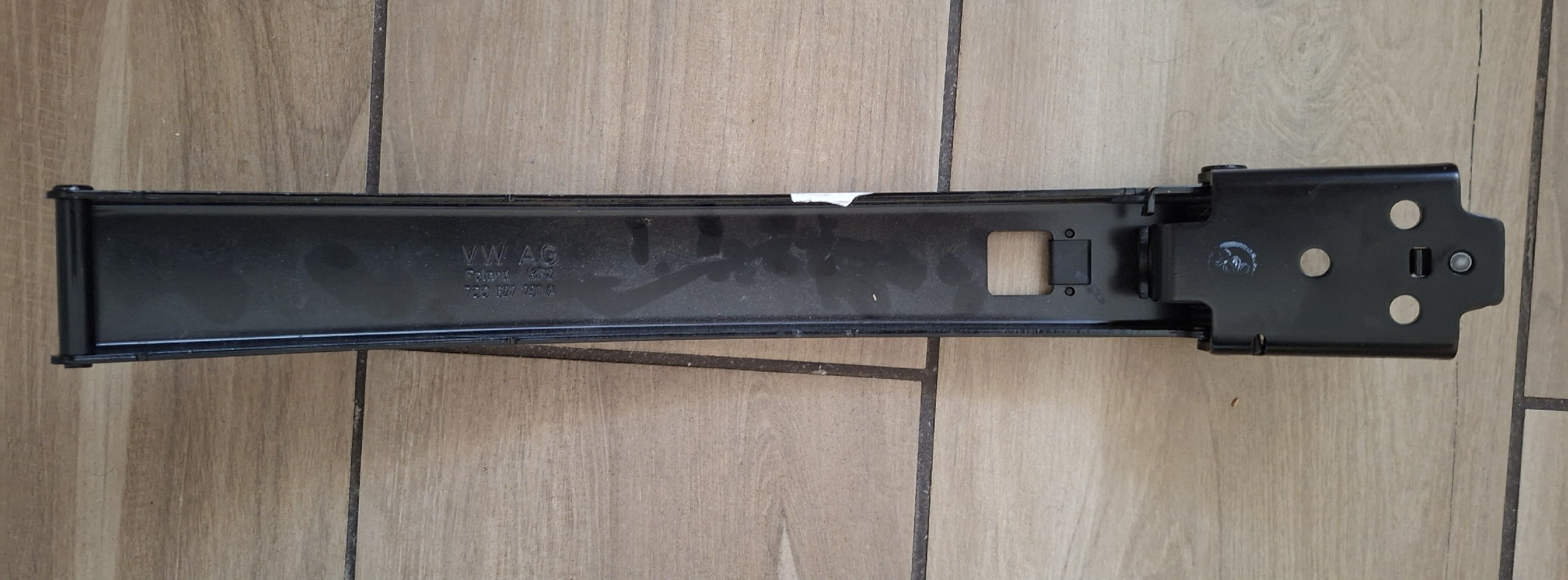 ОРИГІНАЛЬНИЙ ОБМЕЖУВАЧ ДВЕРІ SKRZYDLOWYCH ЗАД VW CRAFTER 7C0827791 