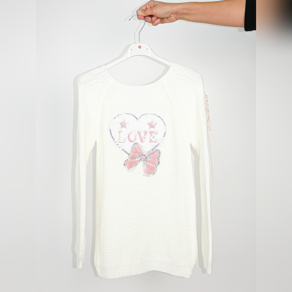 Zdjęcie oferty: Biały sweterek z sercem - słodziak