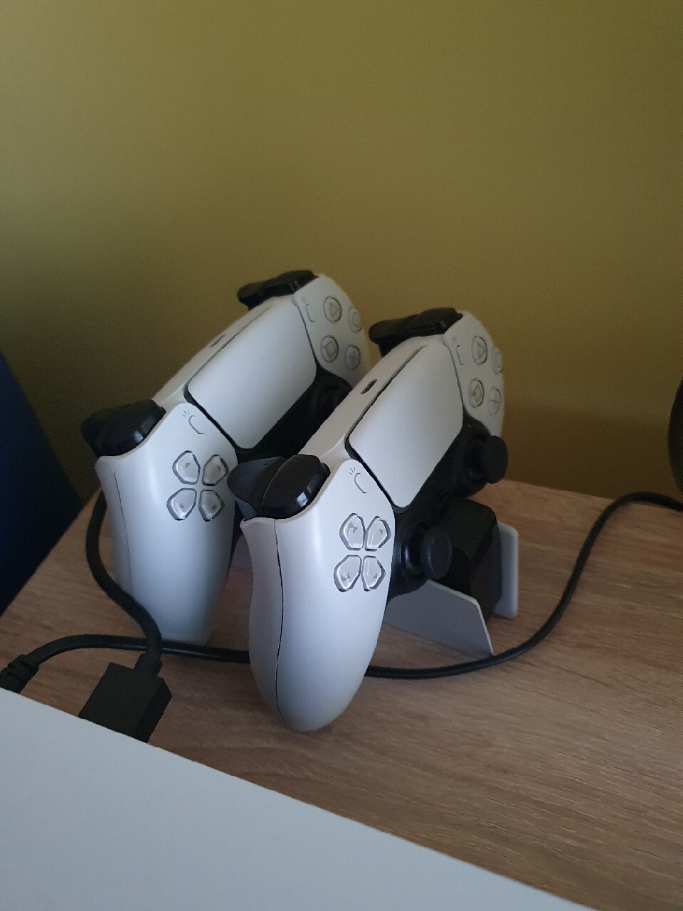 playstation-5-plus-2x-dualsense-1-czarny-radom-og-oszenie-na