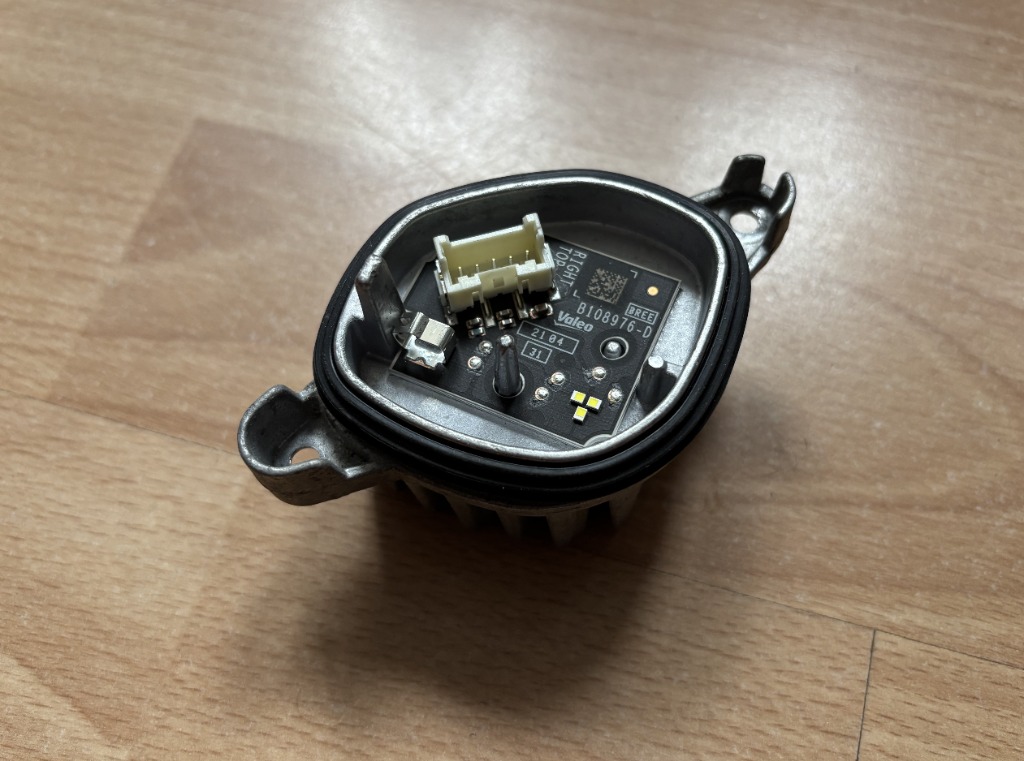 ПЕРЕТВОРЮВАЧ МОДУЛЬ LED (СВІТЛОДІОД) OE *VW PASSAT* 3G0998479A БЛОК КЕРУВАННЯ 