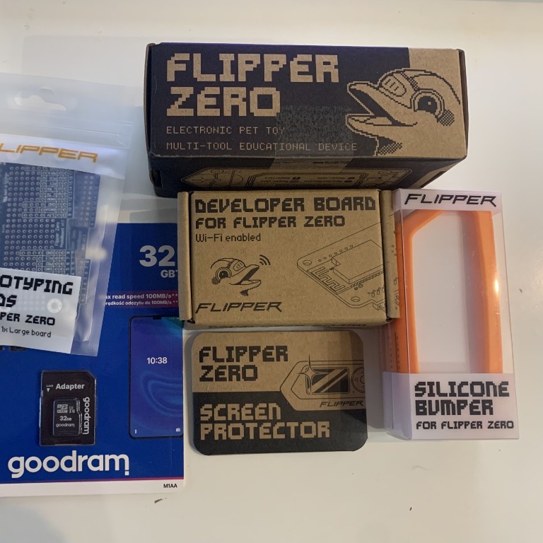 買い物サービス Flipper Zero本体 + WiFi Devboard 新品未開封品