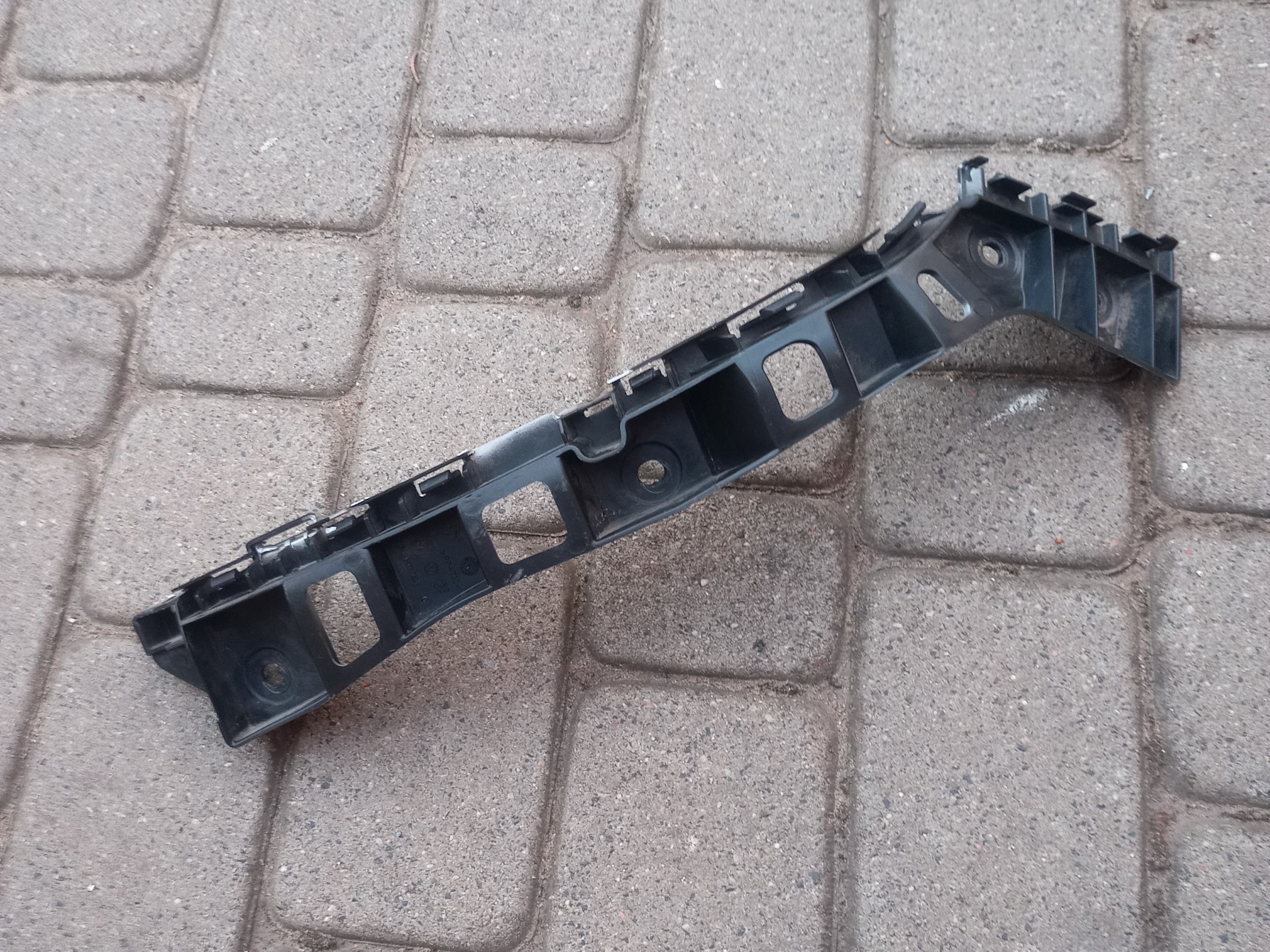 КРІПЛЕННЯ БАМПЕРА VW SCIROCCO ПРАВИЙ ЗАД 1K8 807 394 