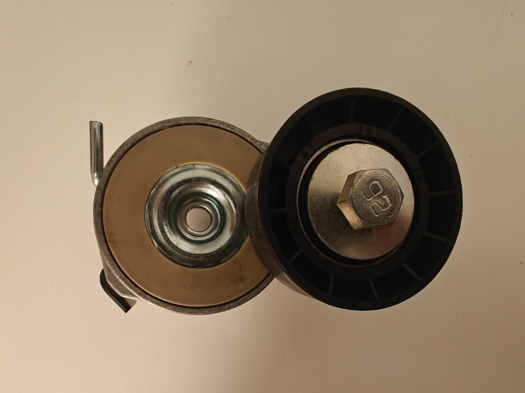 РОЛИК НАТЯГУВАЧ РЕМНЯ SKF VKM 33161 
