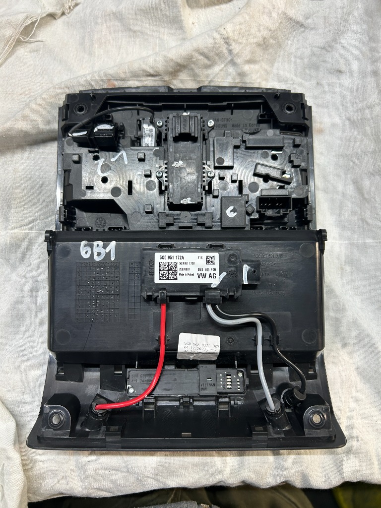 VOLKSWAGEN GOLF VII ОСВІТЛЕННЯ САЛОНУ 5G0867591 5Q0951172A 