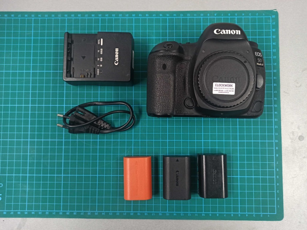 Lustrzanka Canon EOS 5D Mark IV korpus + dodatki Poznań Kup teraz