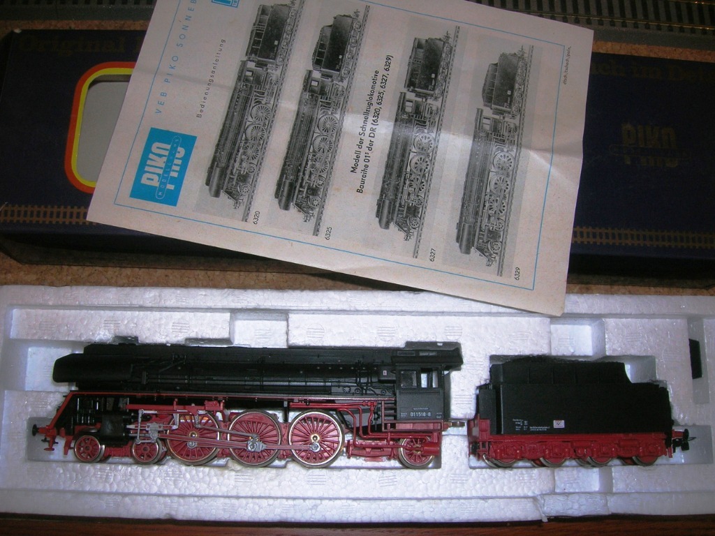 PIKO BR 015 Schnellzuglokomotive 鉄道模型