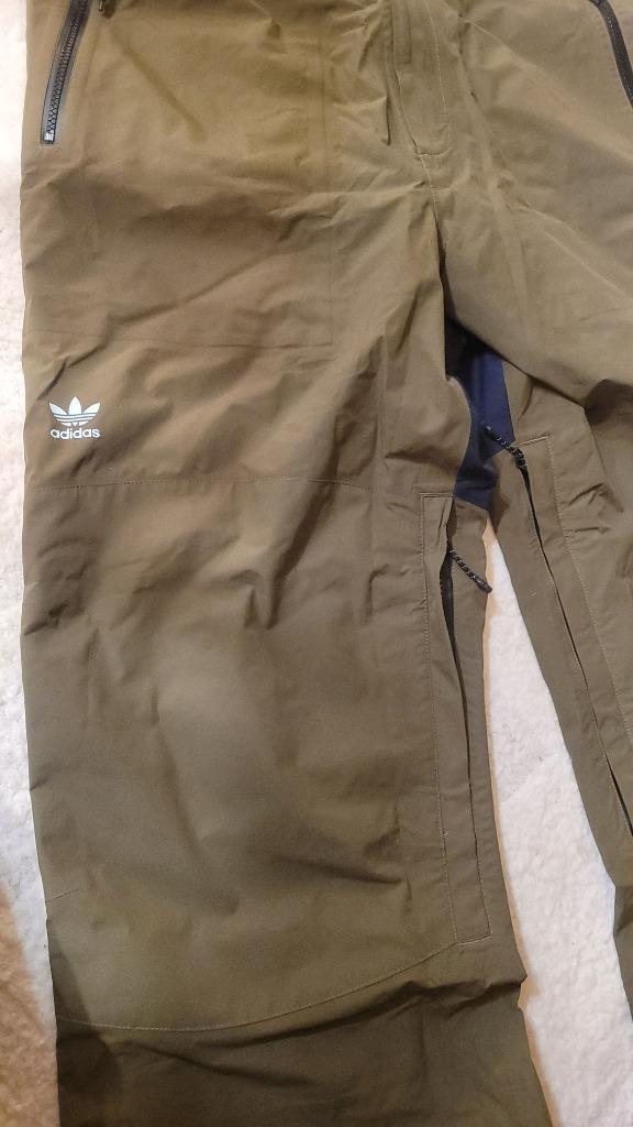 Zdjęcie oferty: spodnie snowboardowe Adidas Gore-Tex rozmiar L