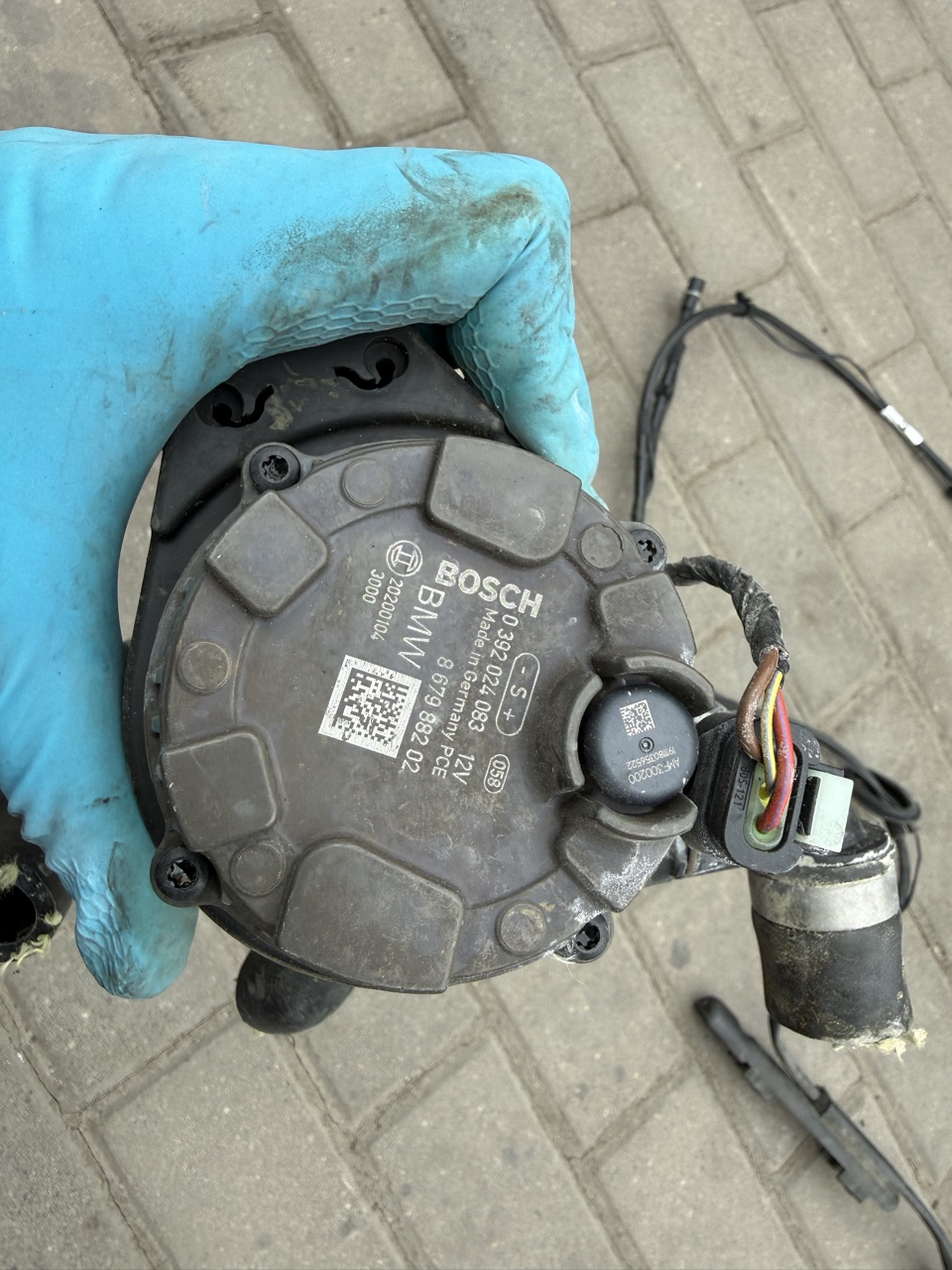 ДОДАТКОВА НАСОС ВОДИ BMW 8679882 