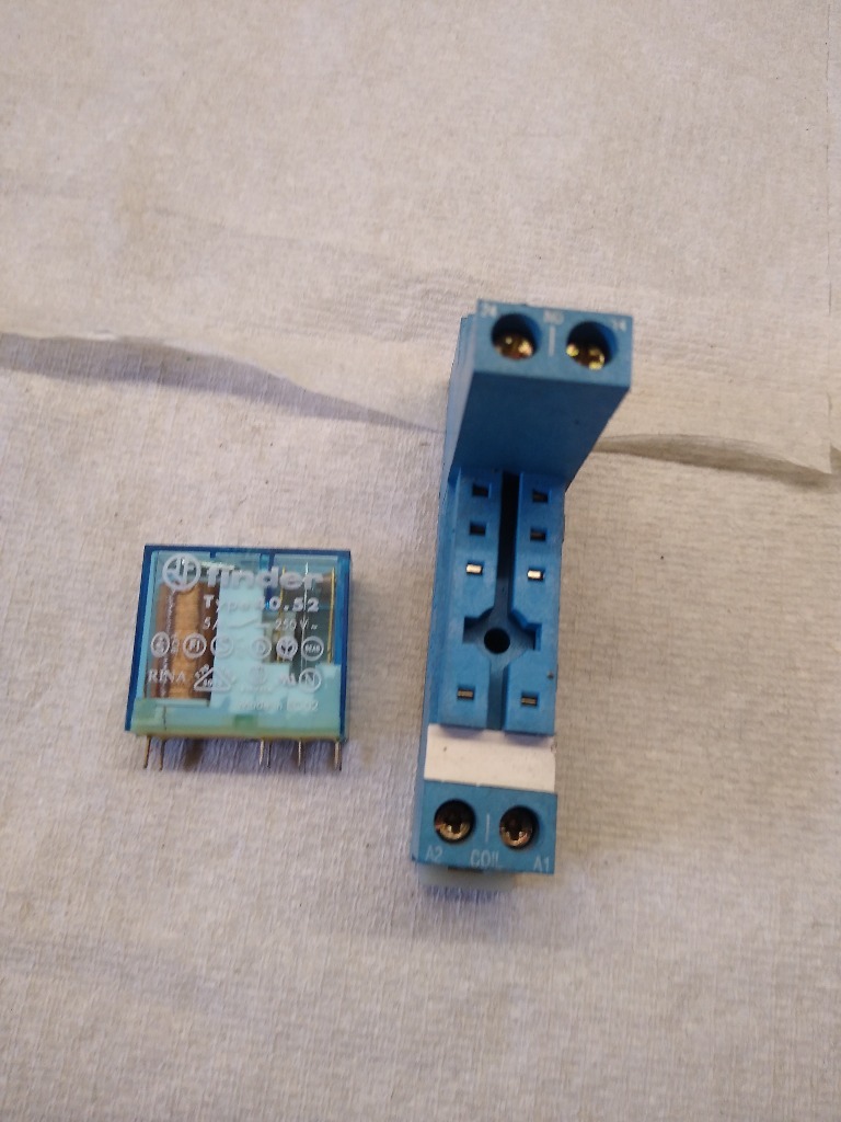 Finder type 40.52. 7A 230V. Cewka 12v przekaźnik | Tarnowskie Góry ...