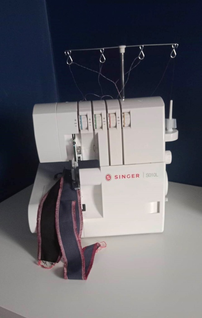 Overlock Singer S010L Studzionka Kup teraz na Allegro Lokalnie