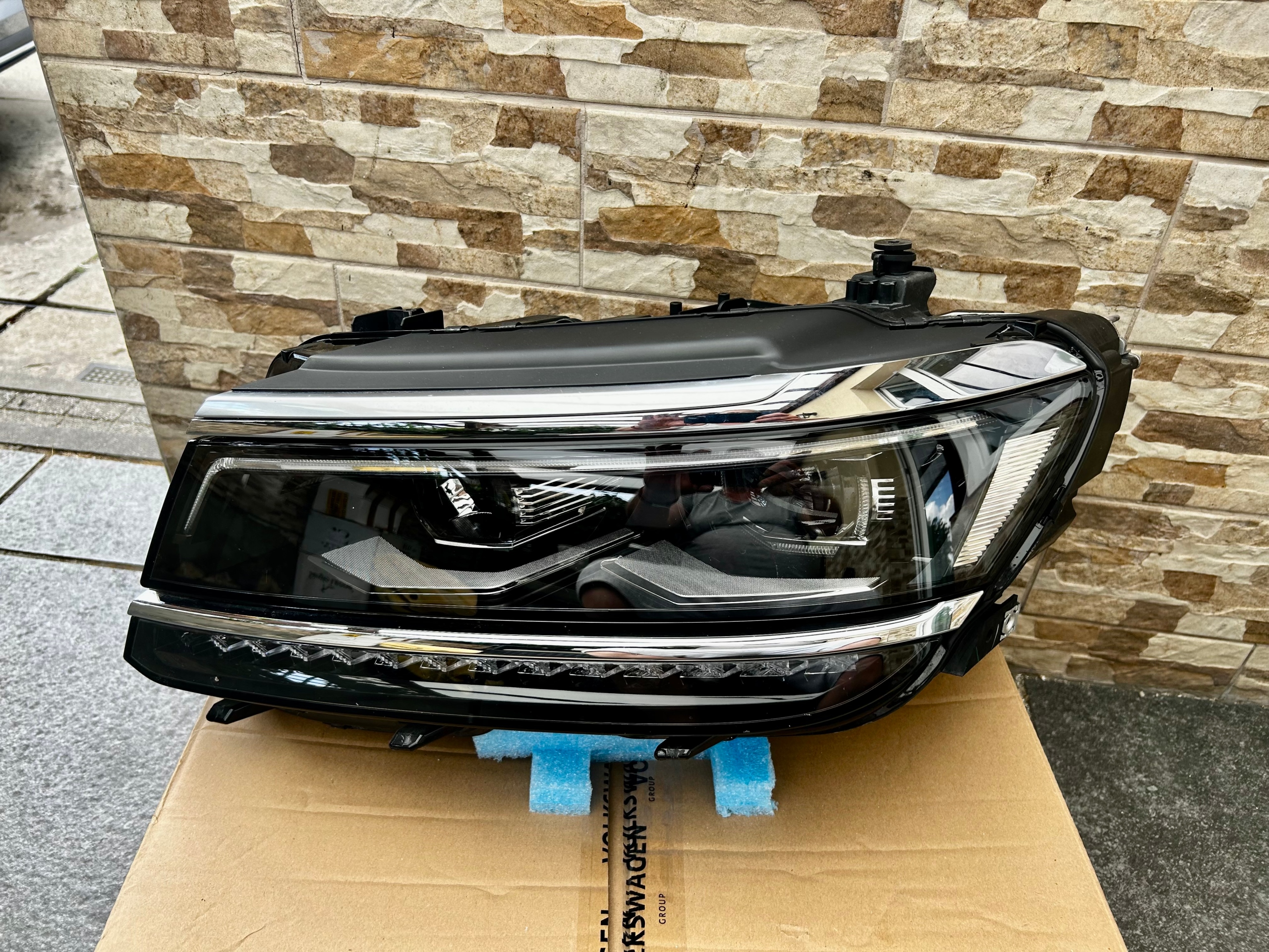 VW TIGUAN II ФАРА ЛІВИЙ ПЕРІД ПОВНИЙ LED (СВІТЛОДІОД) КОМПЛЕКТНА 5NN941081 ІДЕАЛЬНА 
