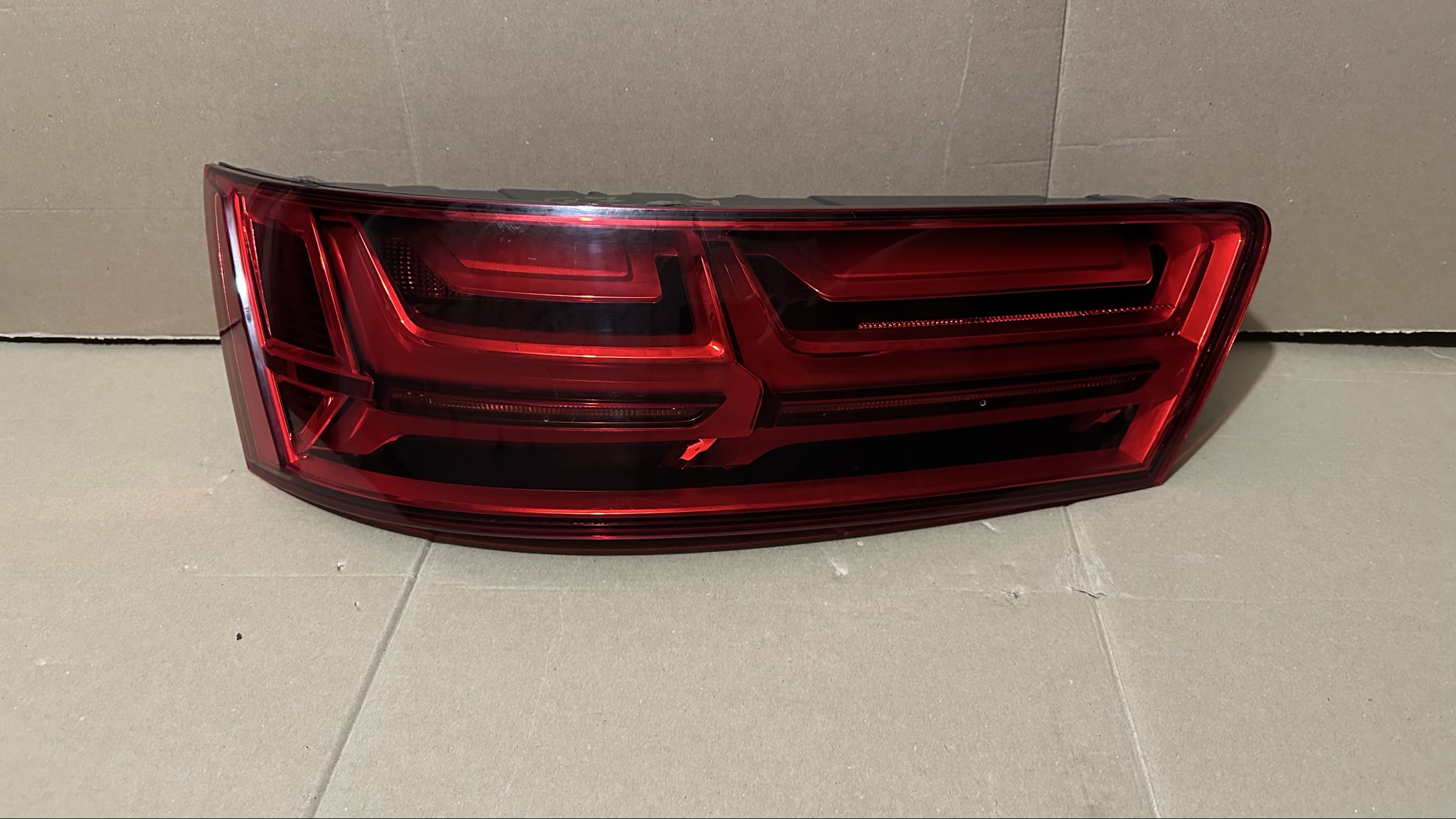 AUDI Q7 SQ7 4M ФАРА ЛІВИЙ ЗАД ЛІВА ЗАДНЯ MATRIX LED (СВІТЛОДІОД) EU 4M0945093E В ХОРОШОМУ СТАНІ 