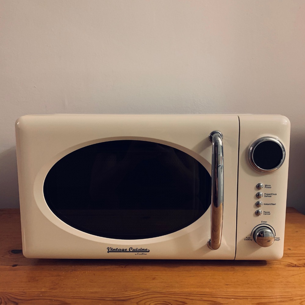Nowa Kuchenka Mikrofalowa Vintage Cuisine Kup Teraz Za 259 00 Zl Jelenia Gora Allegro Lokalnie