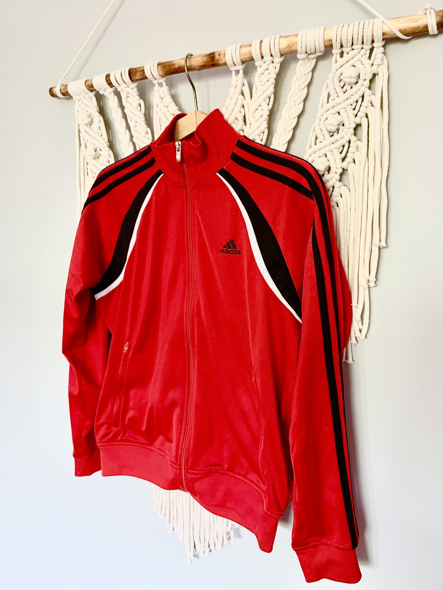 Absorberen motto twist Adidas S 36 czerwona bomberka logo | Biała Podlaska | Kup teraz na Allegro  Lokalnie