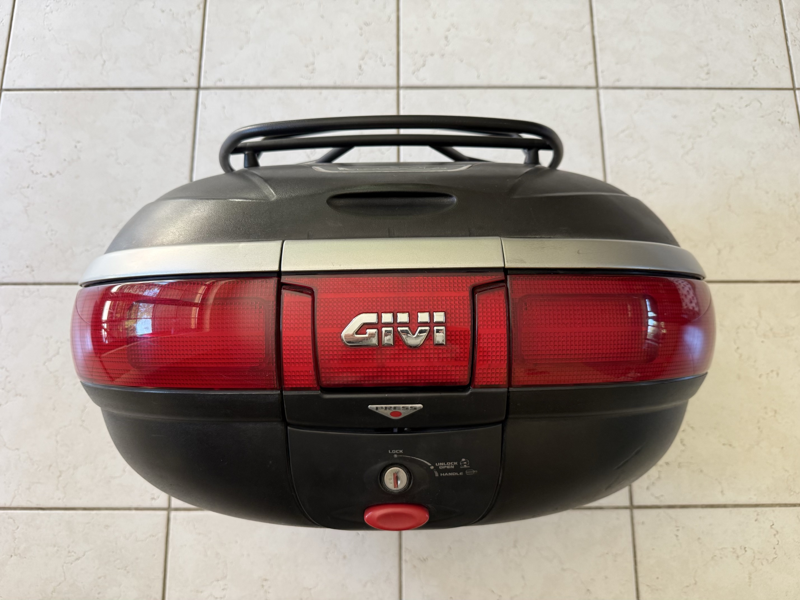 КОФР GIVI MAXIA E52 Z BAGAZNIKIEM, СПИНКОЮ I ПЛИТА 