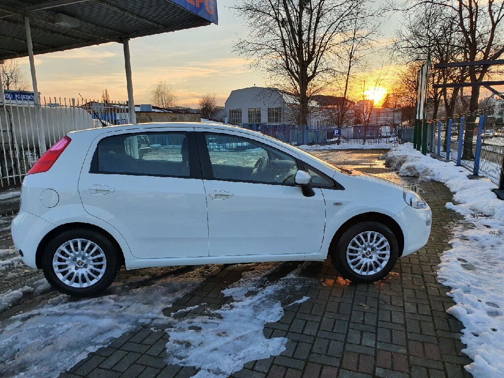 Fiat Grande Punto 1,2 LPG Cena 23500,00 zł Dąbrowa