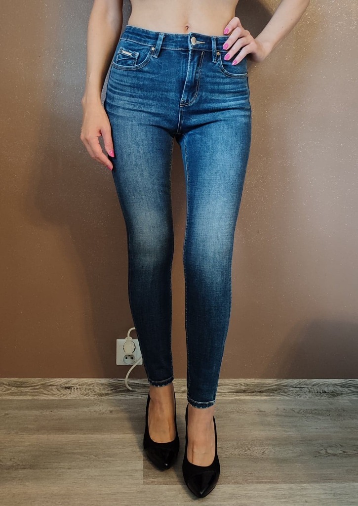 STRADIVARIUS JEANSY Body Shape push-up Slim r. 34 | | Kup teraz na Allegro Lokalnie