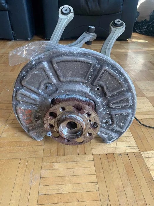 ПОВОРОТНИЙ КУЛАК Z WAHACZAMI W213 AMG - MERCEDES A2053520501 