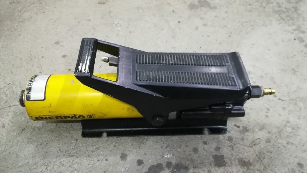 Pompa hydrauliczno pneumatyczna Enerpac Pa 133 WięsławiceParcele